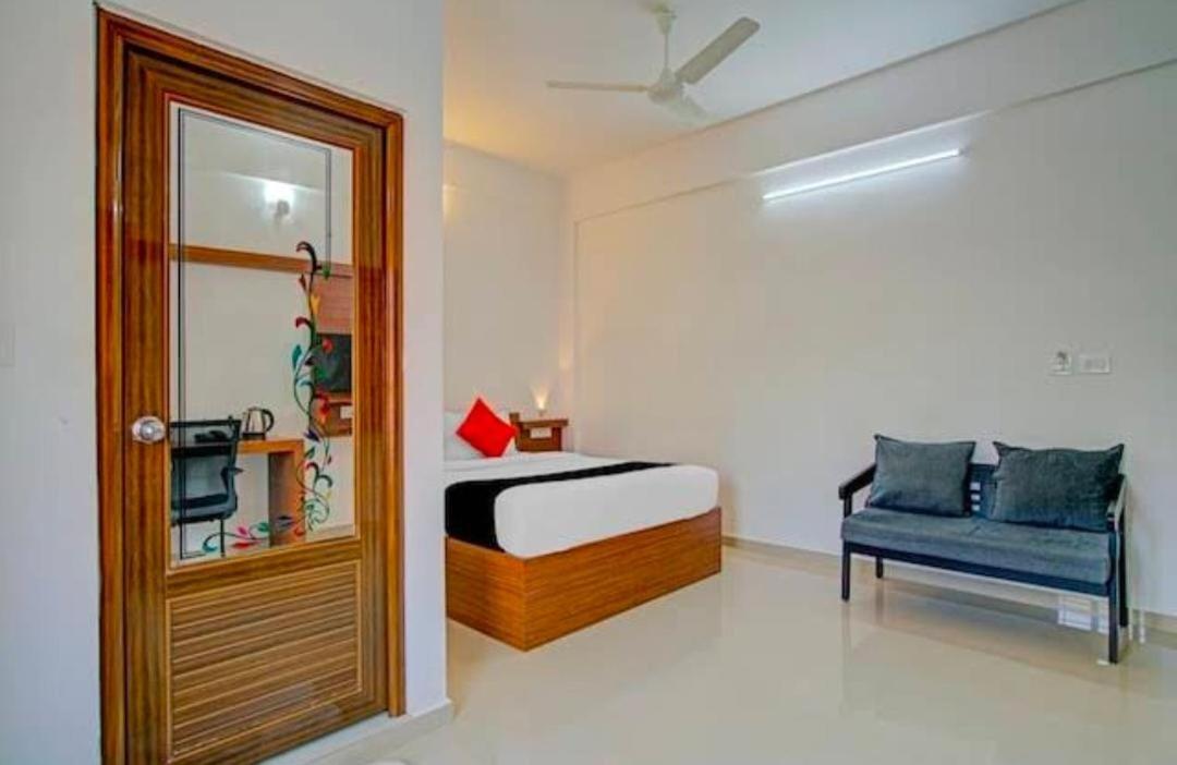 Phoenix Holidays Kochi Eksteriør bilde