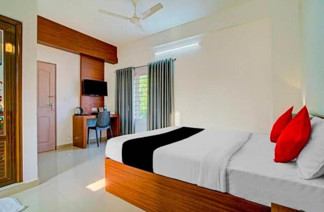 Phoenix Holidays Kochi Eksteriør bilde
