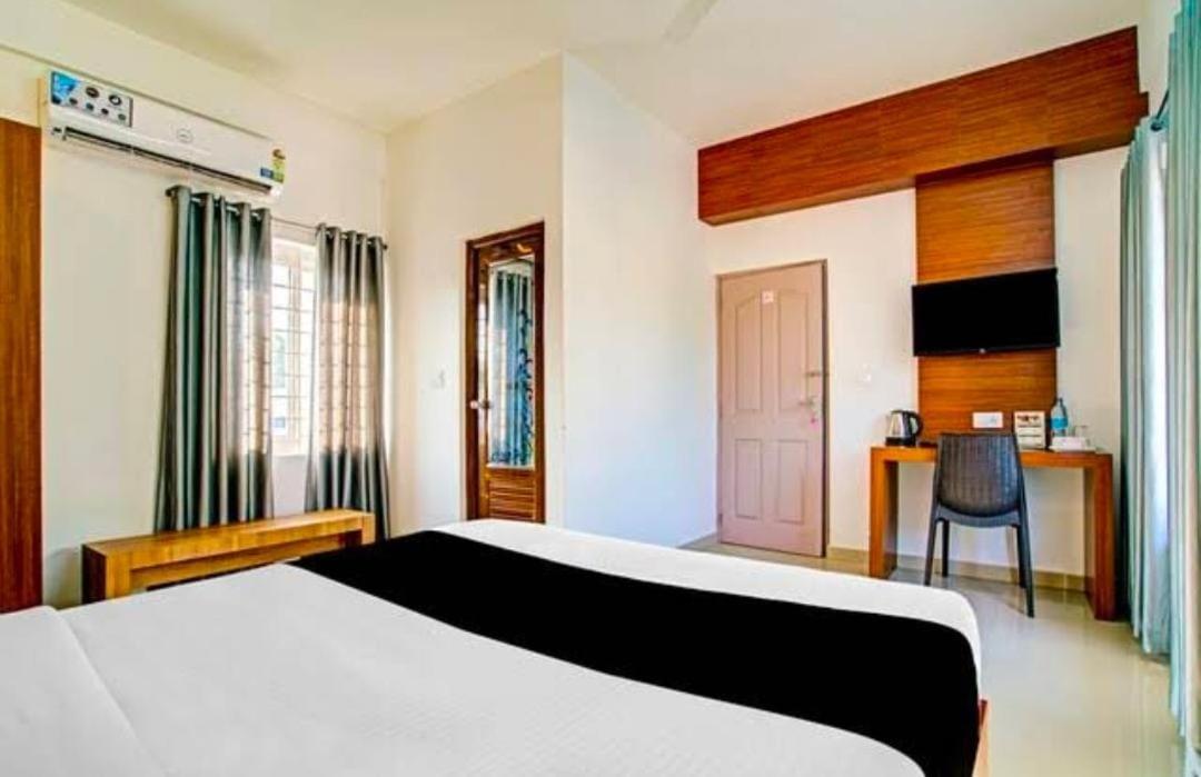 Phoenix Holidays Kochi Eksteriør bilde