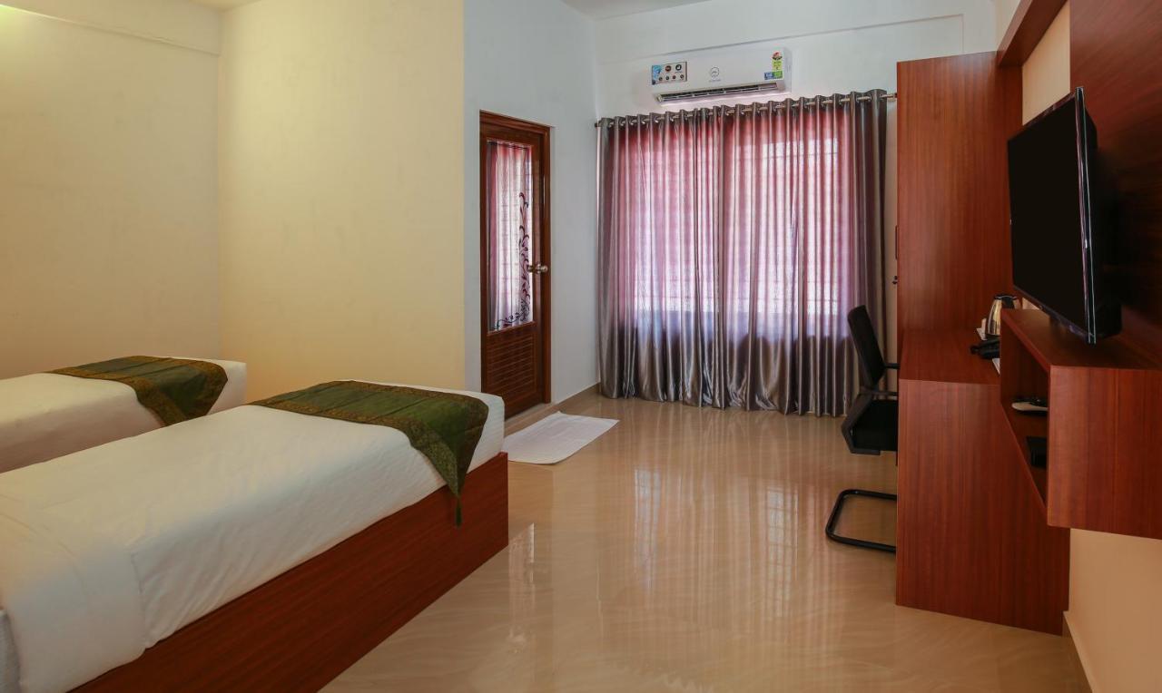 Phoenix Holidays Kochi Eksteriør bilde
