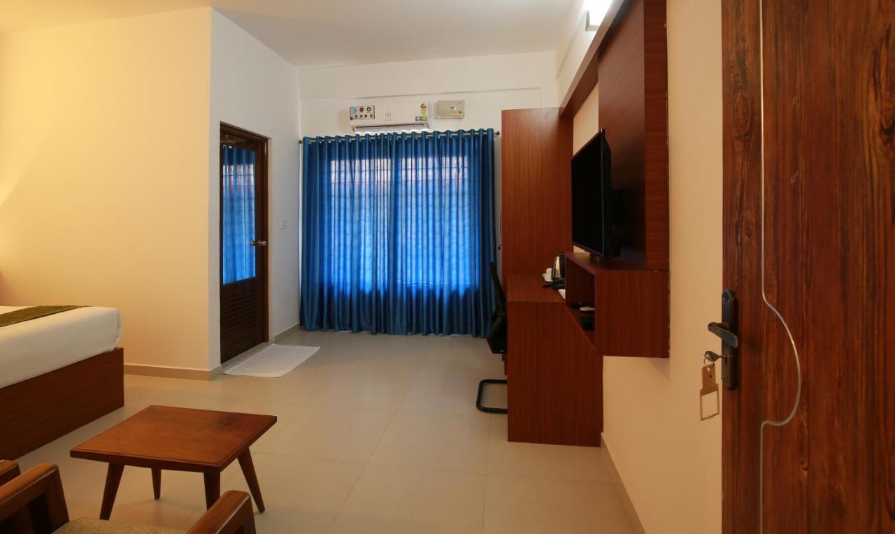 Phoenix Holidays Kochi Eksteriør bilde