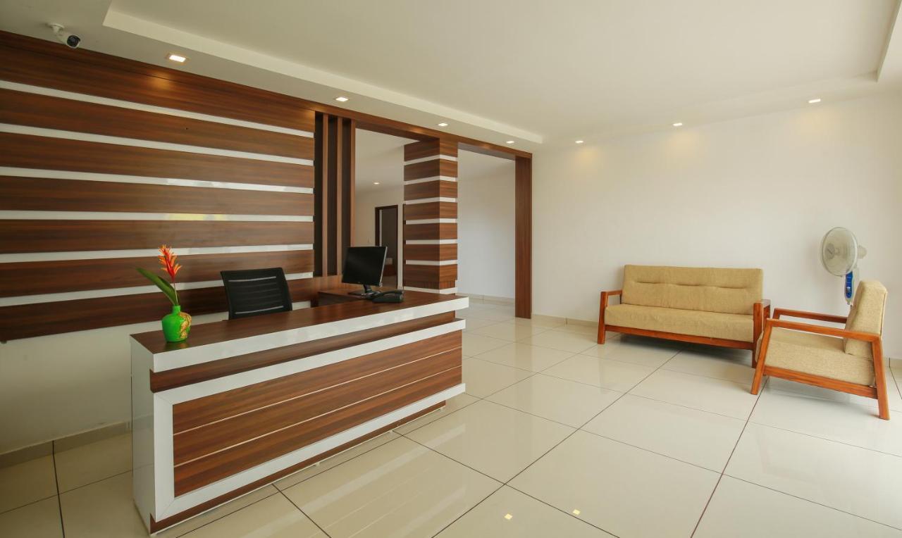 Phoenix Holidays Kochi Eksteriør bilde