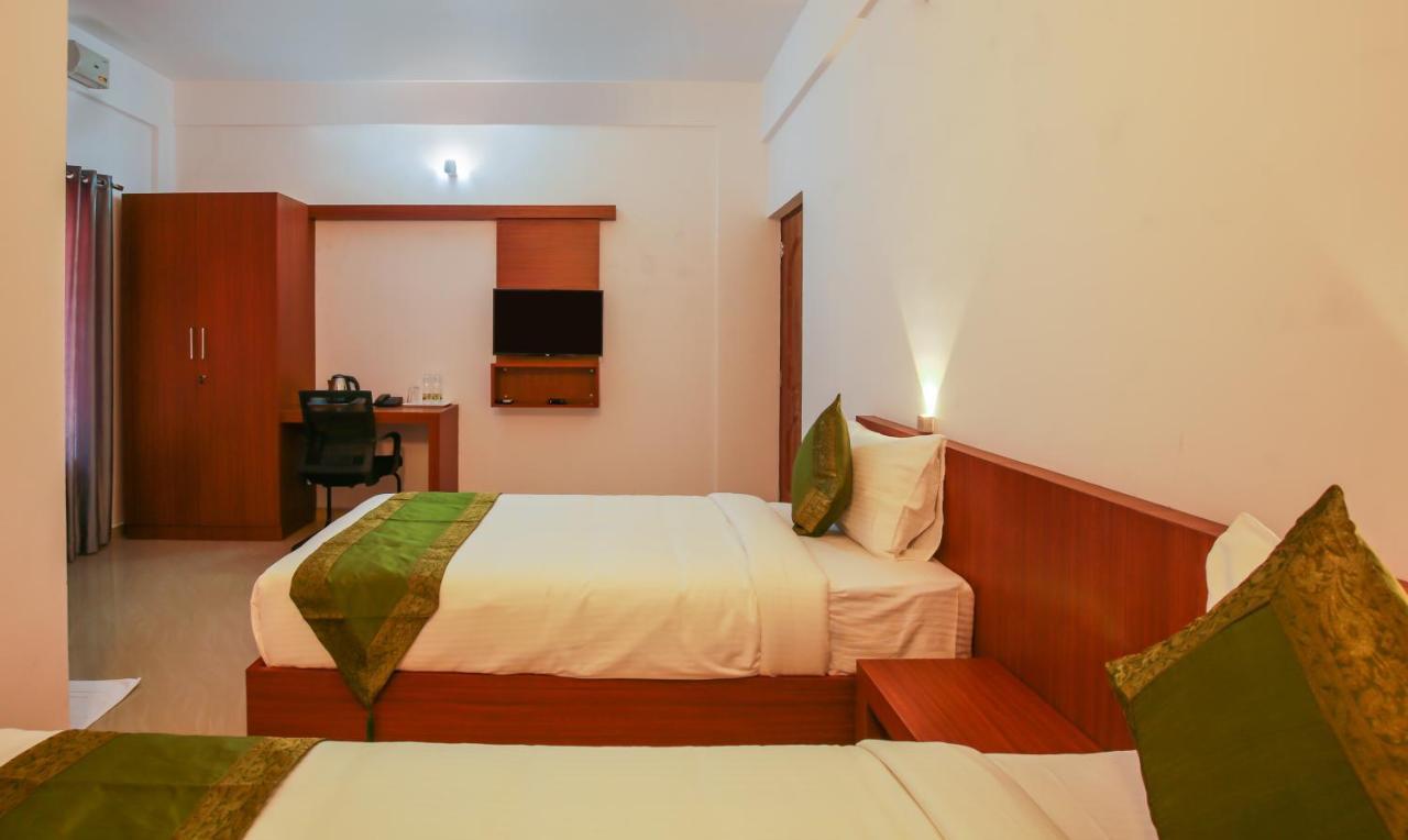 Phoenix Holidays Kochi Eksteriør bilde